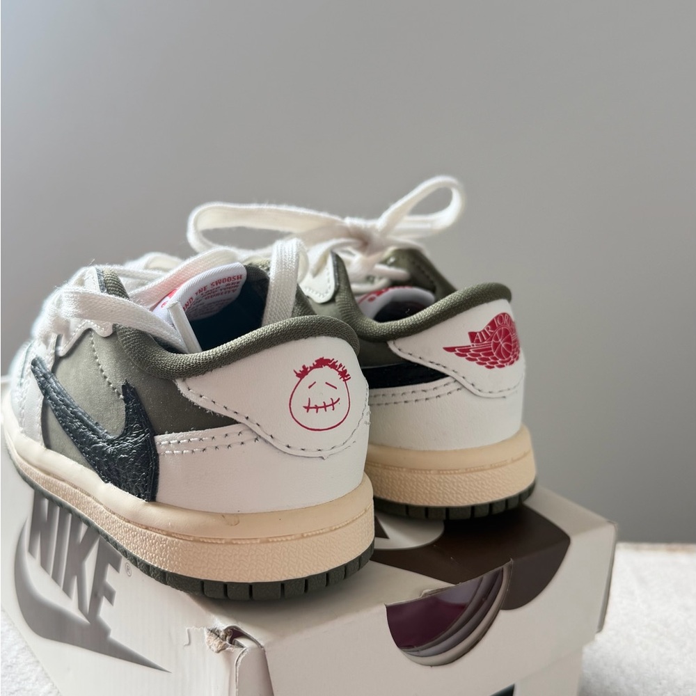 Jordan 1 low -Travis Scott 5c - Picture 2 of 4